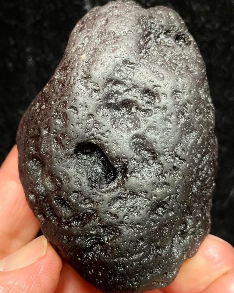 アグニマニタイト チンターマニストーン インパクトガラス 隕石 2,335g